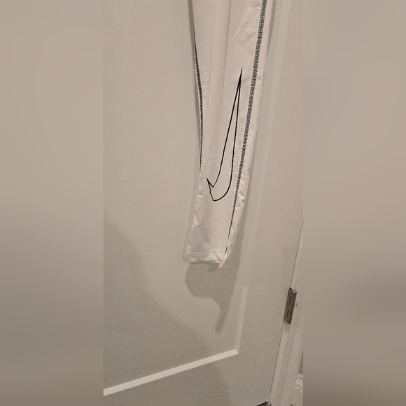 NIKE PRO TRAINING TIGHTS - Picture 4 of 5